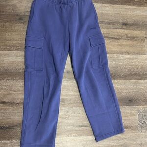 Aritzia Mega fit Cargo Sweatpants